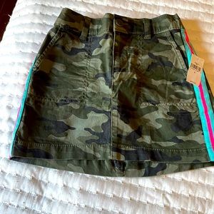 Size small skirt NWT